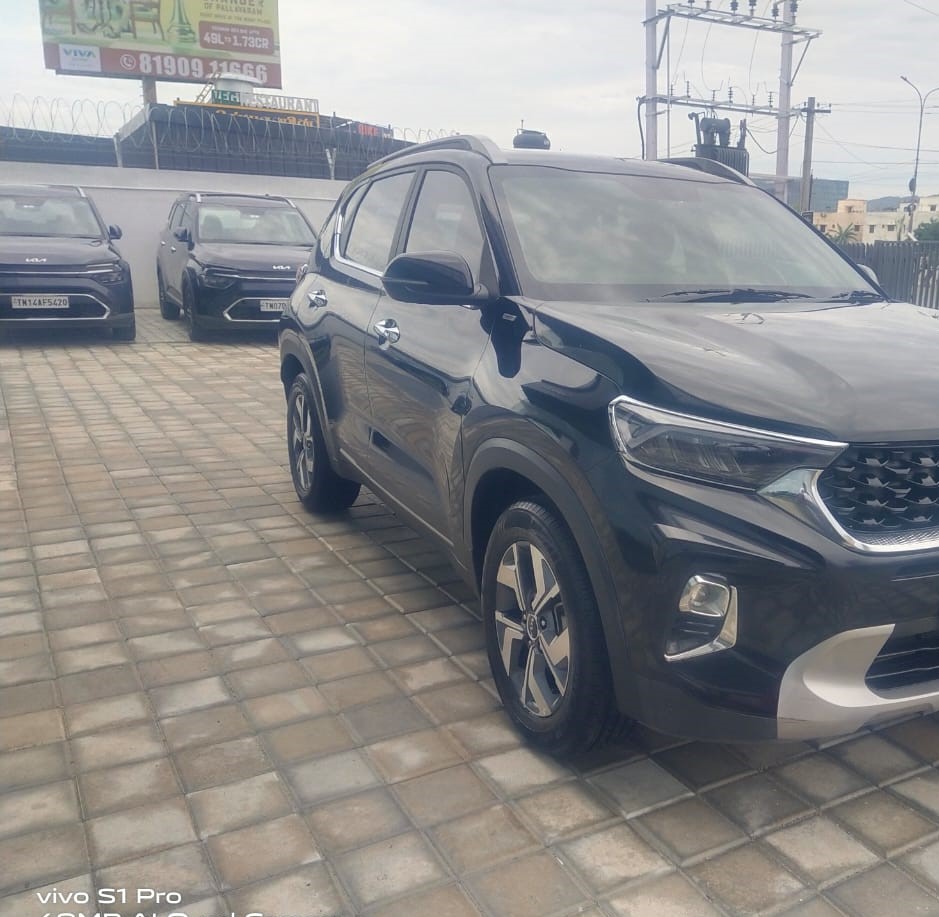 Kia Sonet(2022-2023) Gtx Plus 1.5 Dual Tone